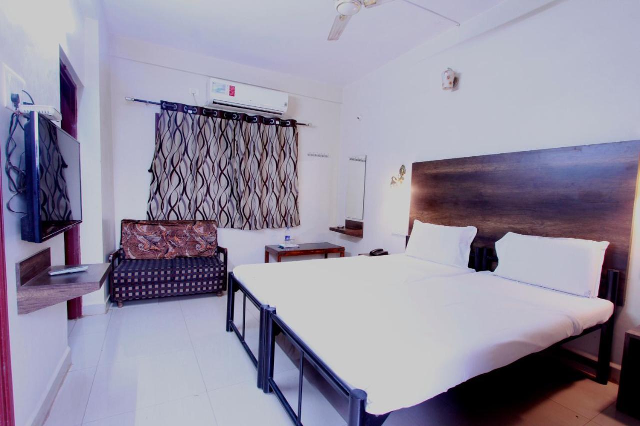 Lodge Peacock Hubli